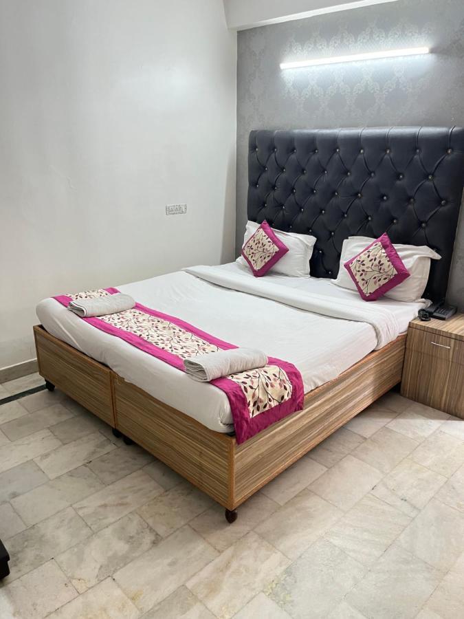 Hotel Star Palace - Near Karol Bagh Metro Delhi  Exterior photo