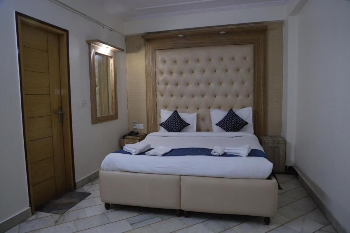 Hotel Star Palace - Near Karol Bagh Metro Delhi  Exterior photo
