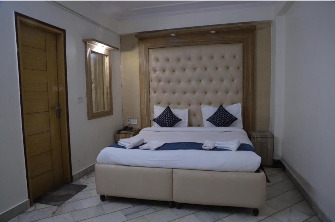 Hotel Star Palace - Near Karol Bagh Metro Delhi  Exterior photo